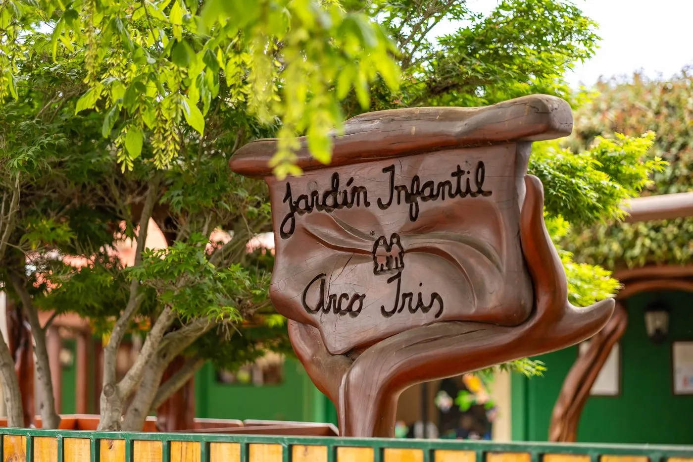 Letrero del Jardín Infantil Arco Iris, a pasos de la Avenida Concón Reñaca